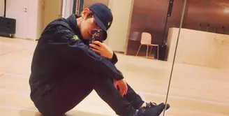 Baekhyun EXO, salah satu idola yang memiliki banyak penggemar. Tak heran jika ia selalu dikerumuni para fansnya di mana pun ia berada. Tak sedikit dari mereka yang selalu mengabadikannya. (Instagram/baekhyunee_exo)