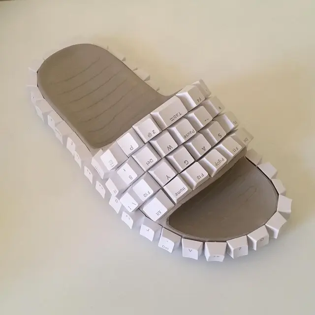 Desain Unik dari Keyboard oleh @buttonetwork