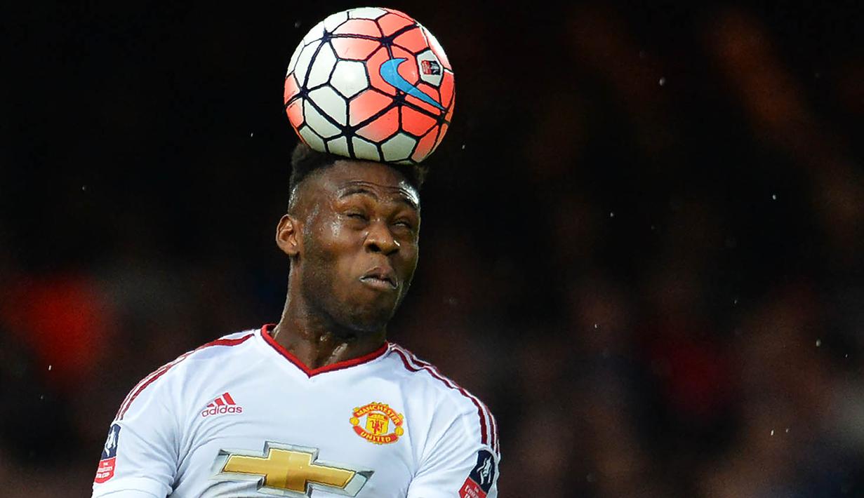 2. Timothy Fosu-Mensah (18 tahun), gelandang enerjik asal Belanda ini musim lalu sempat bermain di Premier League sebanyak delapan kali. Namun sepertinya Mou tidak ingin berjudi dan lebih memilih pemain tengah berpengalaman. (AFP/Glyn Kirk)