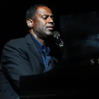 Simak keenam lagu super romantis dari Brian McKnight berikut ini.