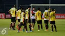 Pelatih Sriwijaya FC, Widodo C Putro (tengah) memberi arahan latihan di Stadion GBK Jakarta, Kamis (23/6/2016). Sriwijaya akan melakoni laga Torabika Soccer Championship presented by IM3 Ooredoo kontra Persija, (24/6). (Liputan6.com/Helmi Fithriansyah)