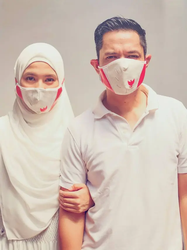 7 Potret Dude Harlino dan Alyssa Soebandono Pakai Baju Couple, Jadi Inspirasi