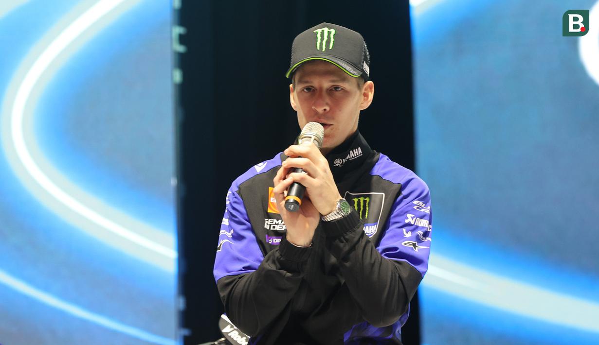 Tim memperkenalkan YZR-M1 versi terbaru yang telah didesain ulang total yang akan menjadi senjata utama bagi dua pembalap andalan mereka, Fabio Quartararo dan Alex Rins. (Bola.com/M Iqbal Ichsan)