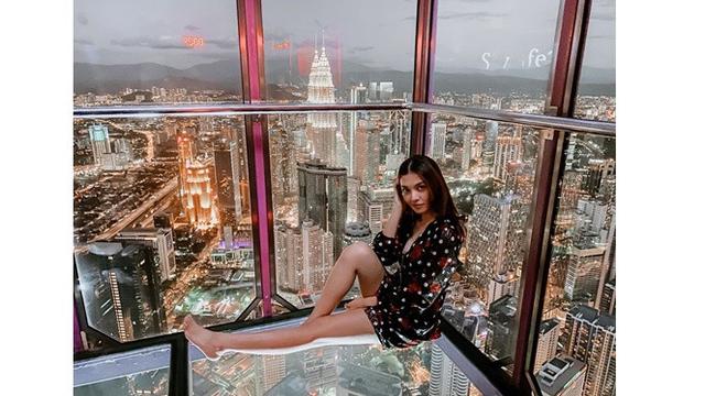 6 Pesona Mesty Mez, Istri Gerald Yohanes 'Anak Langit' yang Cantik Menawan