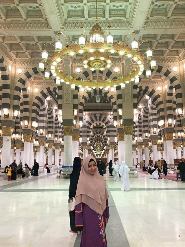 Mantap Berhijrah, Ini 5 Potret Five Vi Rachmawati saat Pakai Hijab Syari