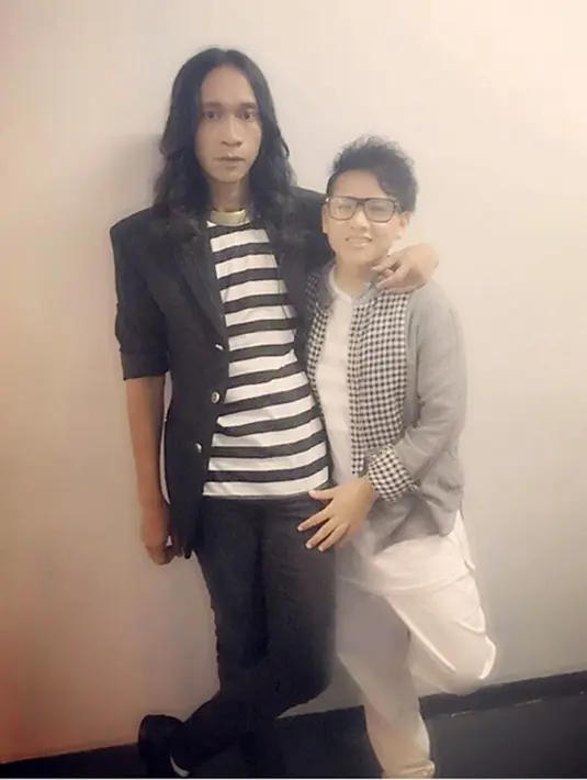 "Evelyn sudah tidak mau menuntut lagi. Dia sudah cukup lelah dengan semua ini, dia minta (sidang) segera diakhiri," ujar pengacara Evelyn, Henry Indraguna di Pengadilan Agama Jakarta Selatan, Jumat (26/5/2017). (Instagram/psychodiva2016)