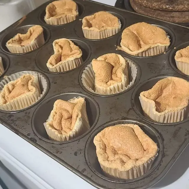 6 Potret Kue Gagal Usai Keluar dari Oven Ini Penampakannya Bikin Kecewa