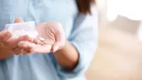 Kerap Konsumsi Obat Anti Nyeri Tanpa Resep Dokter, Awas Bisa Rusak Ginjal!