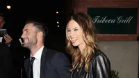 Adam Levine sempat bingung ketika melihat Behati Prinsloo yang hampir setiap hari memakan buah semangka. (AFP/Bintang.com)