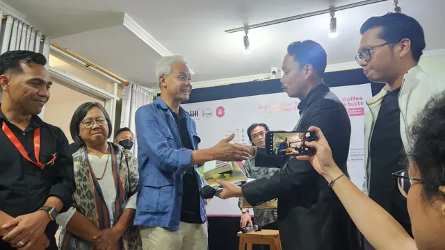 Ganjar Pranowo Hadiri Diskusi di Kantor Walhi