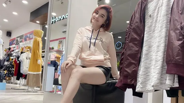 7 Gaya Kasual Pedangdut Arlida Putri yang Memesona