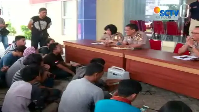 Enam jenazah korban kebakaran pabrik kembang api di Kosambi, Tangerang, Banten berhasil diidentifikasi.