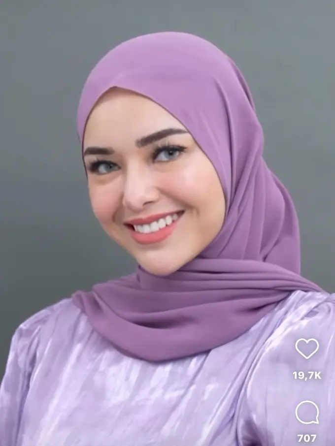 Potret Amanda Manopo memakai hijab (Sumber: Instagram/amandamanopo)