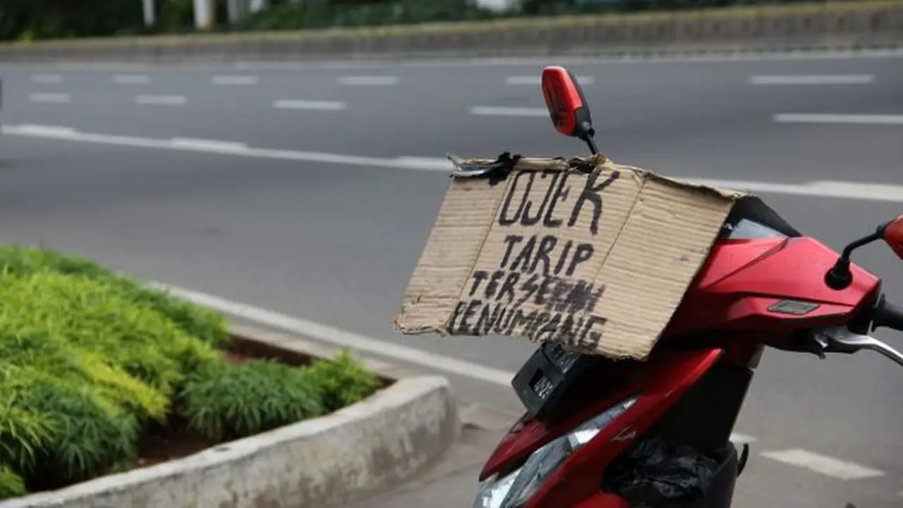 Ojek pangkalan membebaskan tarifnya kepada penumpang