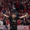 Pemain Paris Saint-Germain (PSG), Khvicha Kvaratskhelia, merayakan keberhasilan timnya lolos ke final Liga Champions 2025/2026 setelah bermain imbang 1-1 dengan Bayern Munchen di leg kedua semifinal Liga Champions yang berlangsung di Allianz Arena, Munchen, Kamis (7/5/2026) dini hari WIB. PSG lolos ke final berkat kemenangan agregat 6-5. (FRANCK FIFE / AFP)