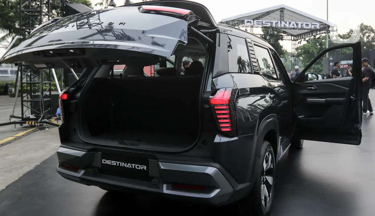Melirik sisi tampilan, All-New Destinator mengusung desain SUV otentik yang memadukan garis maskulin dan sentuhan modern. (Liputan6.com/Herman Zakharia)