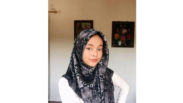 6 Potret Dinda Mahira Tampil Berhijab, Bikin Pangling