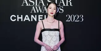 Laura Basuki menjadi salah satu artis tanah air yang turut serta ke Busan International Film Festival. [Foto: Instagram/laurabas]