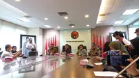 Ketua Fraksi PDI Perjuangan, Utut Adianto menggelar&nbsp;jumpa pers di ruang rapat Fraksi PDI Perjuangan, Jakarta, Senin (3/9/2022). (Foto:Liputan6/Ave Martevalenia)