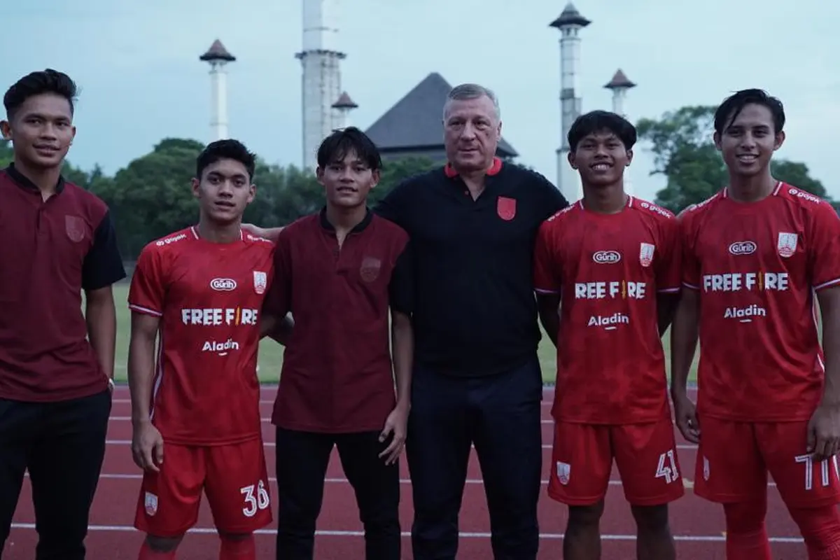 Misha Radovic, Persis Solo