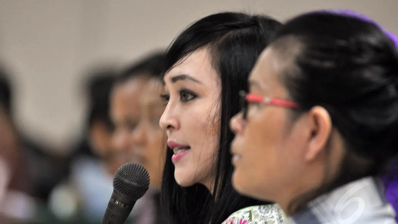 Jadi Saksi Anas, Angelina Sondakh Menangis