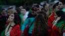 Suporter wanita Portugal cemas menanti gol dari Cristiano Ronaldo dan kawan-kawan saat melawan Kroasia pada laga 16 besar Piala Eropa 2016 saat nonton bareng di Fan Zone Kota Paris, Prancis, Sabtu (25/6/2016). (Bola.com/Vitalis Yogi Trisna)