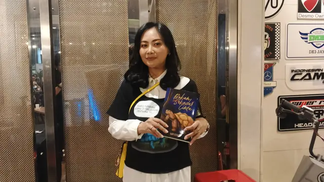 Karin Kemayu Pembuat Novel Cinta Tak Terbatas