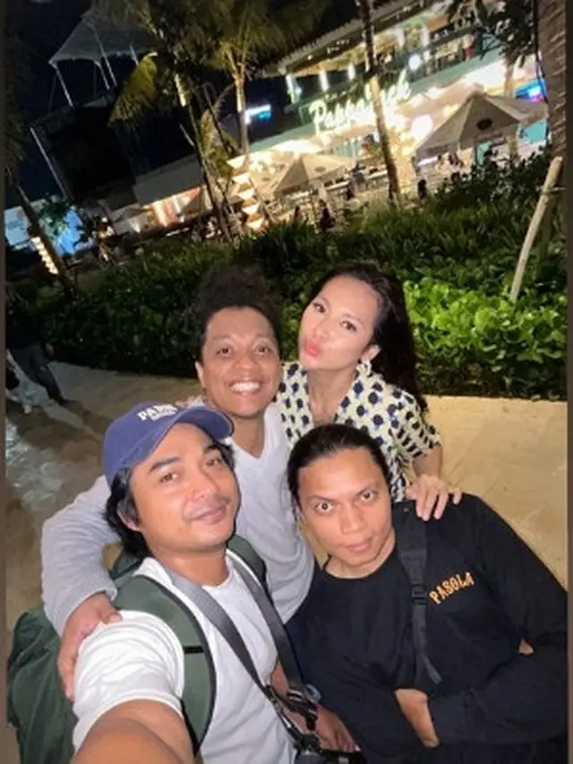 7 Momen Indah Permatasari Dinner Bereng Suami di Momen Ulang Tahun, Tampil Menawan