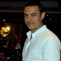 Dilansir dari DNA India, kecelakaan yang mengalami tabrakan tersebut bermula dari iring-iringan kendaraan Aamir Khan dan kawan-kawannya yang sedang konvoi di beberapa kawasan. (Bintang/EPA)