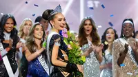 Reaksi Miss USA R'Bonney Gabriel saat dia dinobatkan sebagai Miss Universe 2022 pada kontes kecantikan Miss Universe di New Orleans, Amerika Serikat, 14 Januari 2023. R'Bonney Gabriel dinobatkan sebagai Miss Universe 2022 sementara runner up pertama jatuh kepada Miss Venezuela Amanda Dudamel dan runner up kedua jatuh kepada Miss Dominican Republic Andre&iacute;na Mart&iacute;nez. (AP Photo/Gerald Herbert)