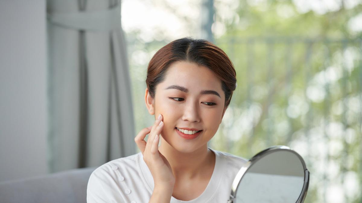 Tips Memilih Sunscreen yang Nggak Bikin Makeup Longsor Seharian