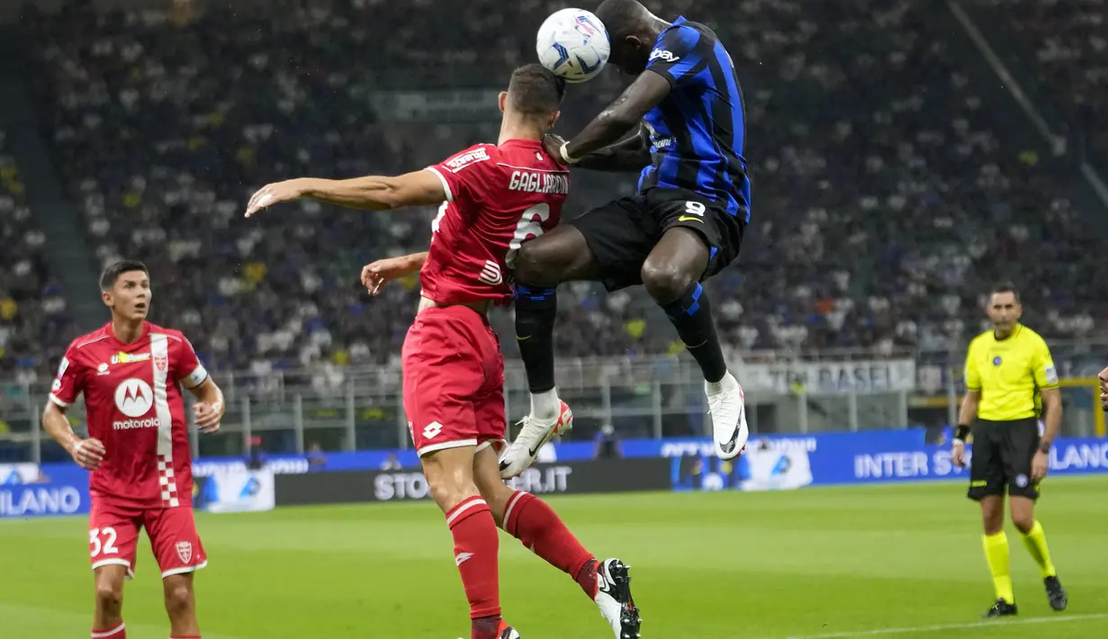 Berkat kemenangan ini, Inter berada di peringkat ketiga klasemen sementara Serie A dengan raihan tiga poin. (AP Photo/Luca Bruno)