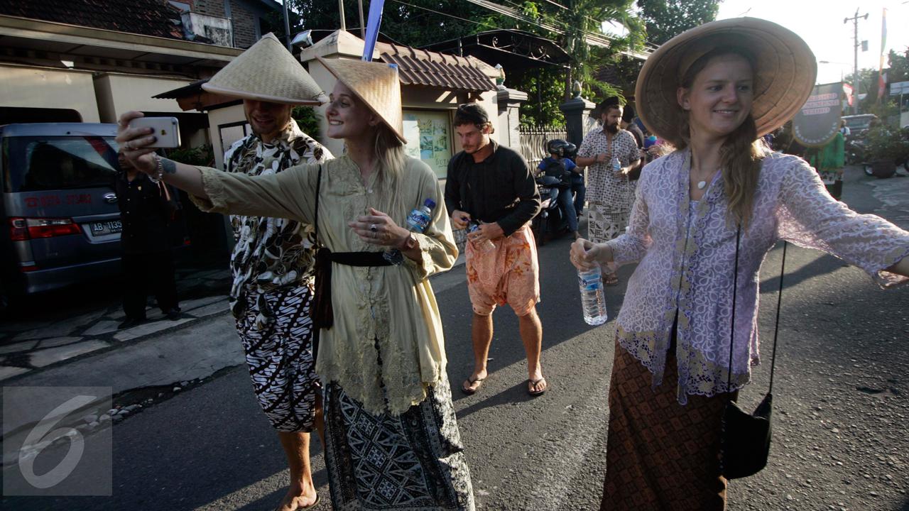 20160604-Antusias Wisatawan Asing Ikuti Festival Prawirotaman di Yogyakarta