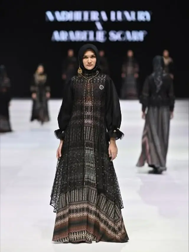 Gamis Kombinasi Brokat dan Katun