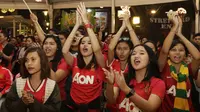 Suasana kemeriahan acara nonton bareng antara Manchester United melawan Manchester City di Alam Sutera, Tanggerang, Minggu (25/10/2015). (Bola.com/Vitalis Yogi Trisna)