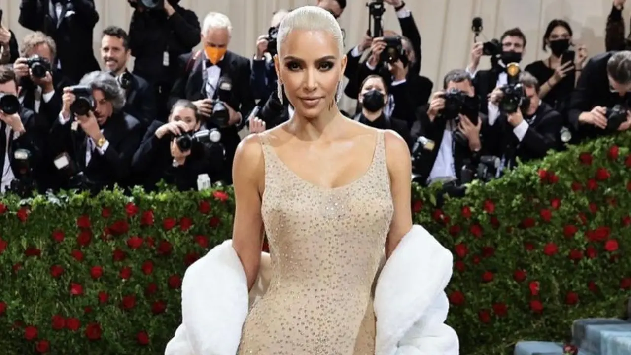 6.   	Kim Kardashian