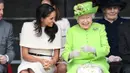 Meghan Markle bisa dibilang masih baru menjadi anggota keluarga kerajaan Inggris. Namun hubungannya dengan Ratu Elizabeth II sangatlah erat. (coolstyle.ba)