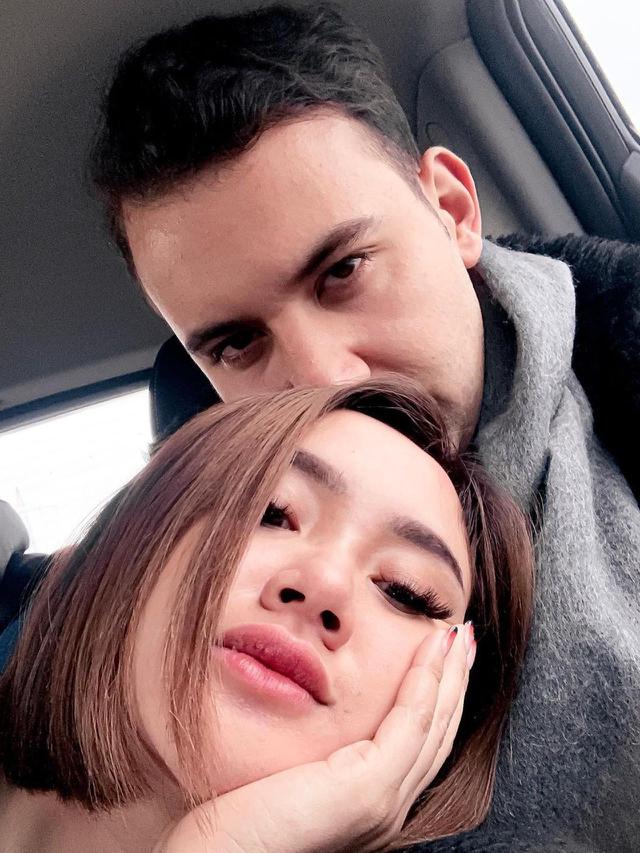 Akui Sudah Putus, Ini 6 Momen Kebersamaan Cita Citata dan Roy Geurts