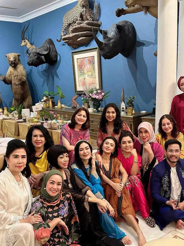 Mayangsari undang Geng arisan Kepompong Buka Puasa Bersama di rumahnya (Foto: instagram marinizumarnisreal)