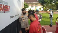 Kabid Humas Polda Sumut, Kombes Pol Hadi Wahyudi mengatakan, 2 pelaku yang kini telah ditetapkan tersangka adalah AHAS (21) dan SY (26)