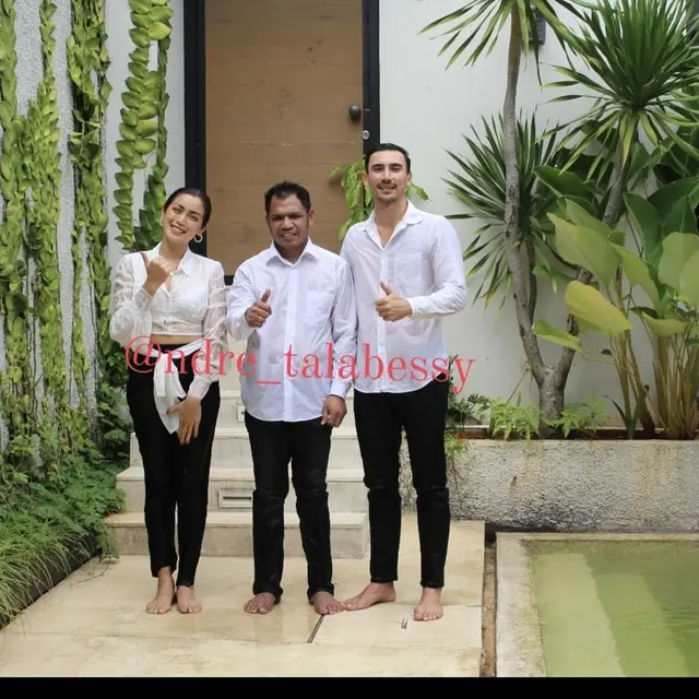 Dibaptis, Ini 7 Kebersamaan Jessica Iskandar dan Vincent Verhaag bersama Pendeta