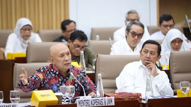 Menteri Koperasi dan UKM Teten Masduki melarang TikTok menjalankan bisnis media sosial dan e-commerce secara bersamaan. (Dok KemenkopUKM)