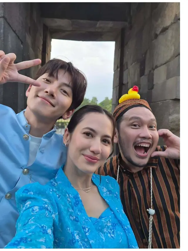 6 Potret Ji Chang Wook Pakai Beskap Jawa, Syuting Bareng Pevita Pearce di Prambanan
