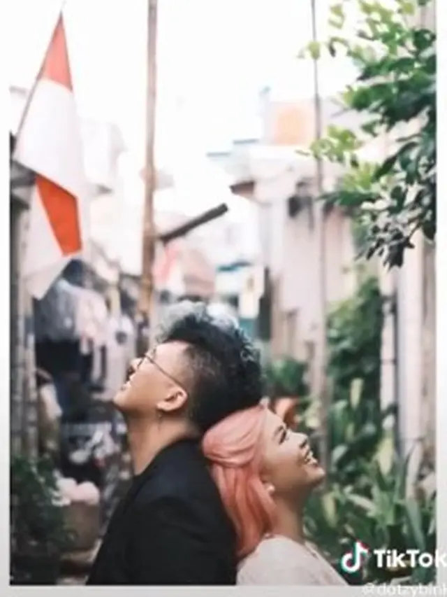 Viral dan Bikin Salut, Ini 6 Potret Prewedding di Gang Sempit dan Padat Penduduk