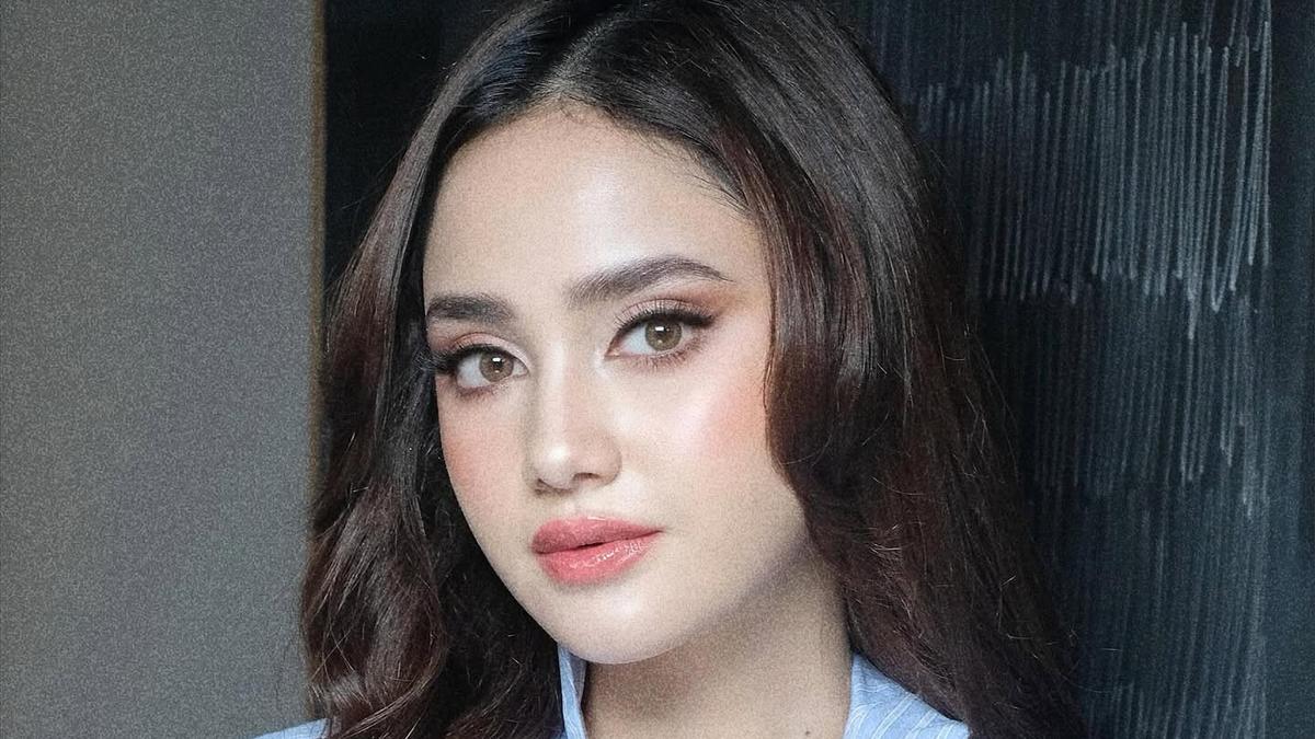 Pesona Cantik Bride to Be Syifa Hadju dengan Glow Glam Makeup di Potret Terbaru