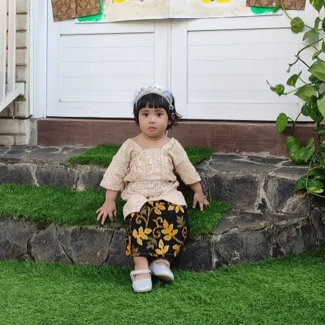 6 Gaya Anak Artis Pakai Kebaya Rayakan Hari Kartini, Imut dan Memesona