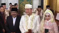 Usai konvoi setelah akad nikah, Wakil Wali Kota Surabaya malah berorasi politik. (Liputan6.com/Dhimas Prasaja)