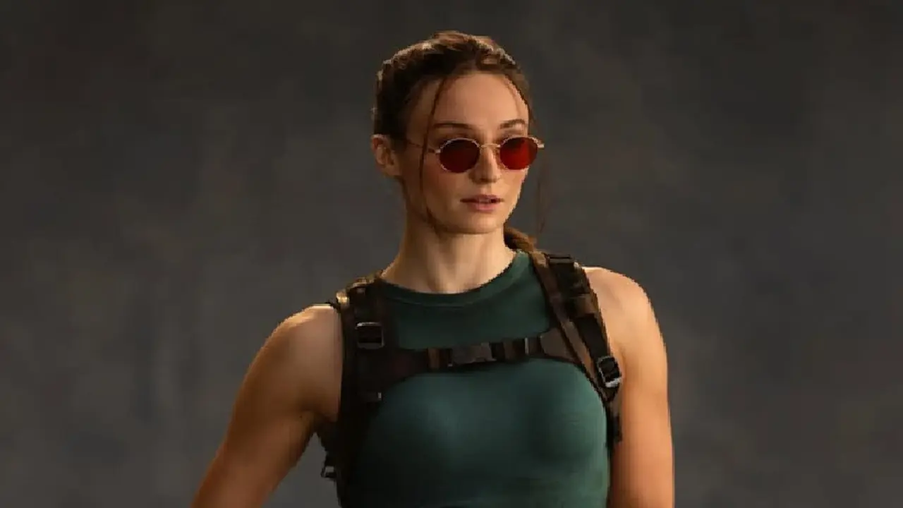 Jadi Lara Croft, Sophie Turner Pamer Tubuh Berotot Hasil Latihan 8 Jam Sehari