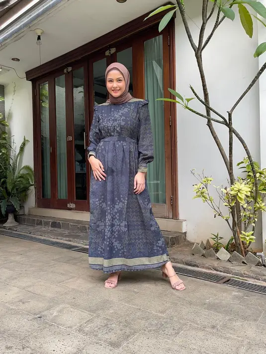 Adapun motif-motif sederhana mampu menampilkan kesan yang manis. (Foto: Instagram/ Revalina Temat).