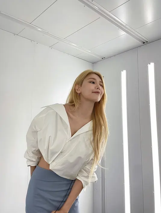 Selain masih aktif di dunia entertainment, Sooyoung juga membuka peluang bisnis di bidang fashion. (FOTO: instagram.com/sooyoungchoi)